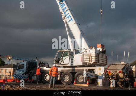 Travaux de construction de suppression de passages à niveau sur les lignes de chemin de fer de banlieue dans l'agglomération de Melbourne, Australie Banque D'Images