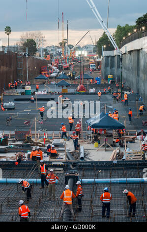 Travaux de construction de suppression de passages à niveau sur les lignes de chemin de fer de banlieue dans l'agglomération de Melbourne, Australie Banque D'Images