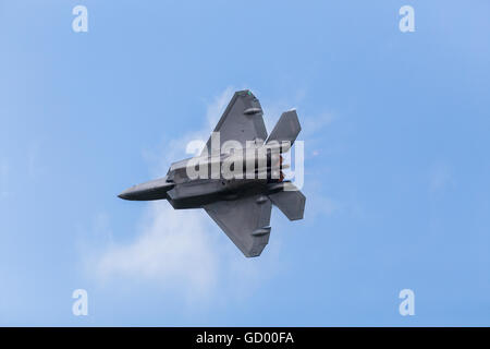 La formation de nuages sur les ailes de l'USAF à l'Raptor Royal International Air Tattoo 2016. Banque D'Images