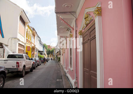 Vieille ville bâtiment de style portugais chino de Phuket à soi sur rommanee talang road à Phuket Town le 9 juin 2016 à Bangkok, Thaïlande Banque D'Images