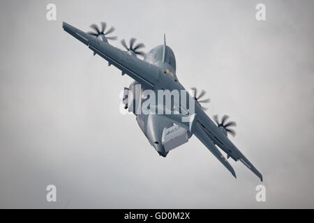 Fairford, UK. 09 juillet, 2016. Le Royal International Air Tattoo 2016 fourni un grand affichage des avions civils et militaires modernes Crédit : Uwe Deffner/Alamy Live News Banque D'Images