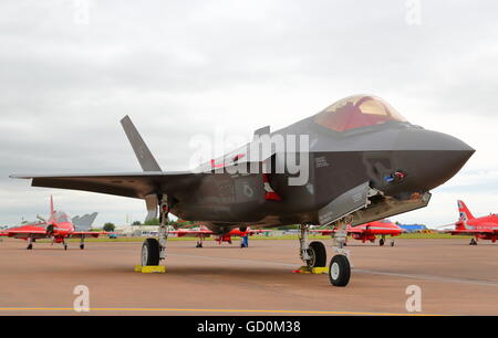 Fairford, UK. 09 juillet, 2016. Le Royal International Air Tattoo 2016 fourni un grand affichage des avions civils et militaires modernes Crédit : Uwe Deffner/Alamy Live News Banque D'Images