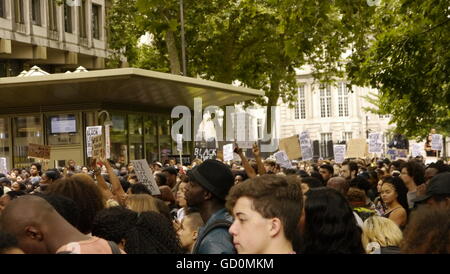 Londres, Royaume-Uni. 10 juillet, 2016. Protestataires à Black vit Rally, Londres, 10 Juillet 2016 Crédit : David Blakemore/Alamy Live News Banque D'Images