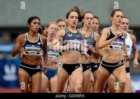 Eugene Oregon, USA. 10 juillet, 2016. Glissières de la concurrence sur le 1500m au USA. 10 juillet, 2016. Track & Field Essais olympiques à Hayward Field de Eugene, Oregon, le 10 juillet 2016. Photo de David Blair Crédit : David Blair/ZUMA/Alamy Fil Live News Banque D'Images