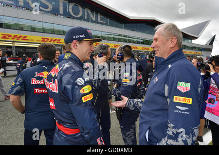 Sport Automobile : Championnat du Monde de Formule 1 de la FIA 2016, Grand Prix de Grande-Bretagne, # 33 Max Verstappen (NLD, Red Bull Racing), le Dr Helmut Marko (AUT, Red Bull Racing), Banque D'Images