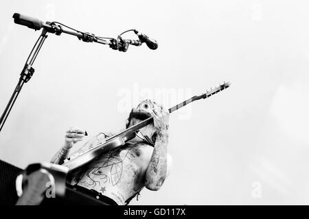 Monza Italie. 10 juillet 2016. Le groupe de rock écossais Biffy Clyro effectue en live sur la scène du Parco di Monza au cours de l'I-Days Festival ©Matteo Scalet/Alamy Live New Banque D'Images