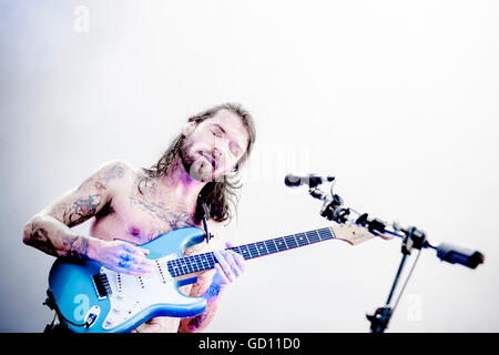 Monza Italie. 10 juillet 2016. Le groupe de rock écossais Biffy Clyro effectue en live sur la scène du Parco di Monza au cours de l'I-Days Festival ©Matteo Scalet/Alamy Live New Banque D'Images