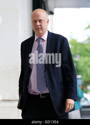 Leader de la Chambre des communes Chris Grayling arrive à la BBC pour apparaître sur le programme politique du dimanche avec l'hôte Andrew Neil. Banque D'Images