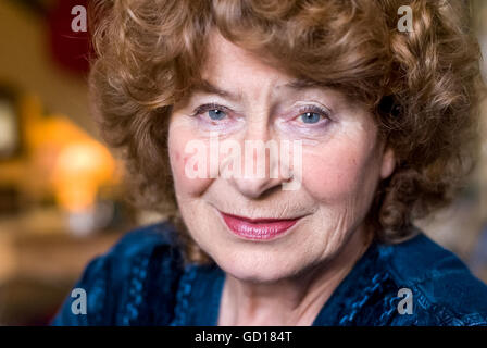 English folk-singer Shirley Collins MBE à Lewes. Banque D'Images