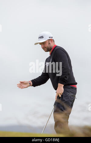 L'Angleterre Andy Sullivan questions son putt sur la 6e journée verte pendant quatre de l'AAM 2016 Ouvert au château écossais Stuart Golf Links, Inverness. Banque D'Images