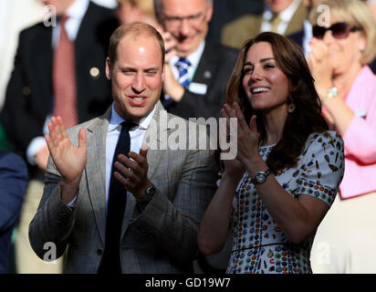 Duc et Duchesse de Cambridge applaudir la victoire de Heather Watson et Henri Kontinen dans le double mixte au jour 13 de l'de Wimbledon à l'All England Lawn Tennis et croquet Club, Wimbledon. Banque D'Images