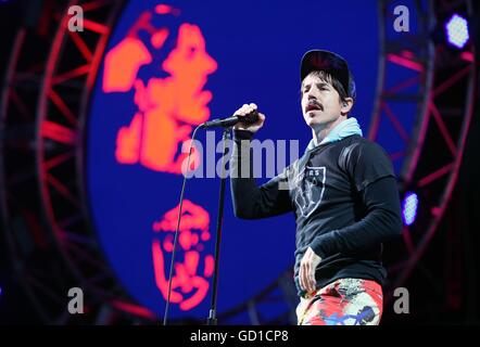 Anthony Kiedis des Red Hot Chili Peppers sur la scène principale pour le troisième jour de T dans le parc, à Strathallan Château, le Perthshire. Banque D'Images