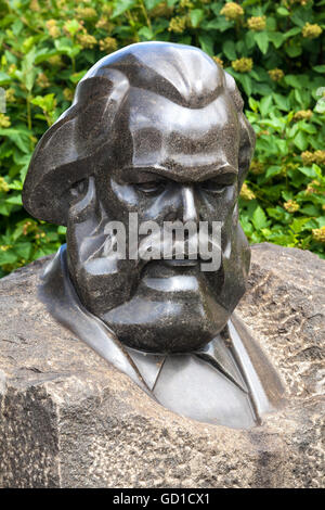 Monument buste de Karl Marx Banque D'Images