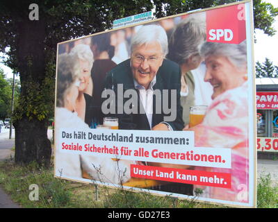 Politique, élections, Allemagne, Hambourg, élections parlementaires 2009 , affiche électorale du SPD avec le texte : thats tenir l'Allemagne ensemble, sécurité sociale pour toutes les générations , 1.9.2009, droits additionnels-Clearences-non disponible Banque D'Images