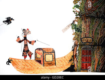 théâtre, jeu d'ombres, figures, type de Pékin, Chine, dame dans un bateau sur la rive d'une rivière, au-dessus d'elle un corbeau volant, Musée de la ville de Munich, collection de marionnettes, historique, historique, théâtre, figure, Asie, beaux-arts, paputting, chinois, femme, peuple, femmes, droits additionnels-Clearences-non disponible Banque D'Images