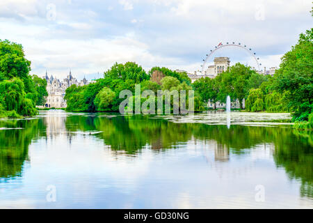St James Park à Londres pendant la journée Banque D'Images