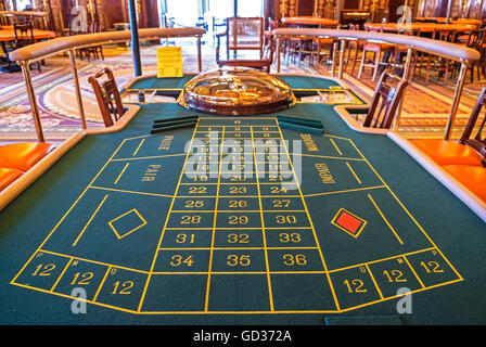 Une table de roulette dans le casino de Monte Carlo, Monaco Banque D'Images