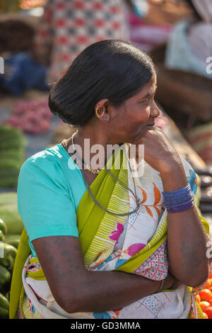 Les femmes tribales, haat bazar, bastar, Chhattisgarh, Inde, Asie Banque D'Images