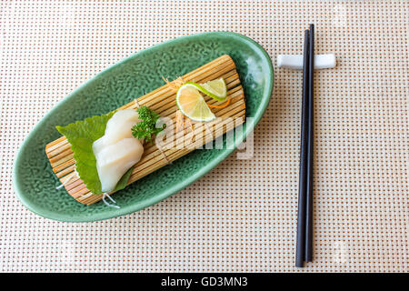 Pétoncles frais. La nourriture japonaise pétoncles crus épluchés. Banque D'Images