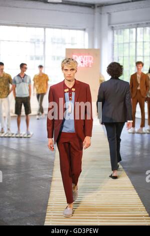 David Hart Collection Printemps/Été 2017 présents pour New York Men's Day - présenté par Cadillac, Industria Superstudios, New York, NY Le 11 juillet 2016. Photo par : Achim Harding/Everett Collection Banque D'Images