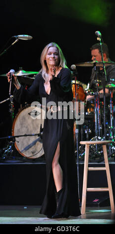 Emporia, Virginia, USA. Apr 16, 2016. Chanteuse LEANN RIMES se produisant au Greensville Performing Arts Center. © Tina Fultz/ZUMA/Alamy Fil Live News Banque D'Images