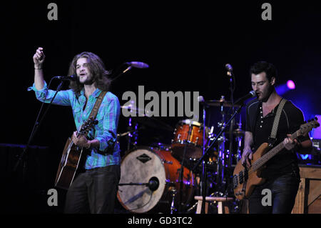 Emporia, Virginia, USA. Apr 16, 2016. Trio pays Levon se produisant au Greensville Performing Arts Center. © Tina Fultz/ZUMA/Alamy Fil Live News Banque D'Images