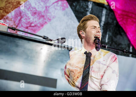 Clarkston, Michigan, USA. 8 juillet, 2016. ANDREW MCMAHON sur la ''Weezer et de panique ! À la discothèque le tournée d'été'' au DTE Energy Music Theatre à Clarkston, MI le 8 juillet 2016 © Marc Nader/ZUMA/Alamy Fil Live News Banque D'Images