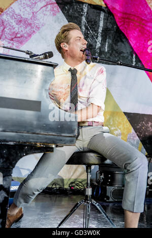 Clarkston, Michigan, USA. 8 juillet, 2016. ANDREW MCMAHON sur la ''Weezer et de panique ! À la discothèque le tournée d'été'' au DTE Energy Music Theatre à Clarkston, MI le 8 juillet 2016 © Marc Nader/ZUMA/Alamy Fil Live News Banque D'Images