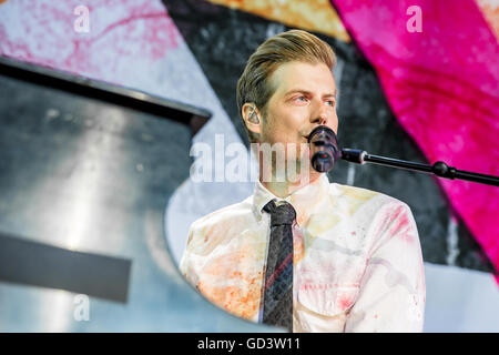 Clarkston, Michigan, USA. 8 juillet, 2016. ANDREW MCMAHON sur la ''Weezer et de panique ! À la discothèque le tournée d'été'' au DTE Energy Music Theatre à Clarkston, MI le 8 juillet 2016 © Marc Nader/ZUMA/Alamy Fil Live News Banque D'Images