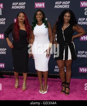 New York, NY, USA. 11 juillet, 2016. SWV : Leanne Lelle Lyons, Cheryl Coko Gamble, Tamara Johnson-George aux arrivées pour VH1 Hip Hop Distinctions : All Hail The Queens, David Geffen Hall au Lincoln Center, New York, NY Le 11 juillet 2016. Crédit : Lev Radin/Everett Collection/Alamy Live News Banque D'Images