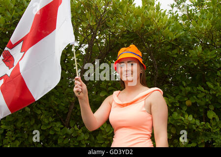 Southport, Merseyside, Royaume-Uni 12 Juillet 2016. Courtney Ashe à Southport Orangemen's day marche dans les rues de la ville. C'est un événement annuel dans le complexe lorsque des loges locales de Merseyside Bootle, et de loin loin comme Édimbourg et Glasgow se rassemblent pour mars et défilé pour accompagnement musical acclamé par des foules de spectateurs célébrant l'anniversaire de la bataille de la Boyne. Credit : Cernan Elias/Alamy Live News Banque D'Images