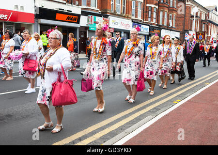 Southport, Merseyside, Royaume-Uni 12 Juillet 2016. Tambours au Loyalist Orangistes Southport's day marche dans les rues de la ville. C'est un événement annuel dans le complexe lorsque des loges locales de Merseyside Bootle, et de loin loin comme Édimbourg et Glasgow se rassemblent pour mars et défilé pour accompagnement musical acclamé par des foules de spectateurs célébrant l'anniversaire de la bataille de la Boyne. Credit : Cernan Elias/Alamy Live News Banque D'Images