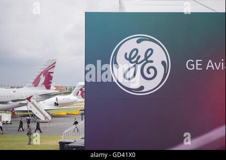 Farnborough, Hampshire, Royaume-Uni. 12 juillet 2016. GE Aviation pavilion. Jour 2 de l'échange international de Farnborough Airshow où le major international aviation et aérospatiale est signée. Le salon se déroule du 11 au 15 juillet et englobe des entreprises et de la défense civile, Aviation, l'espace, à voilure tournante et la fabrication. Le public de l'aéronautique se déroule du 16 et 17 juillet. Credit : aviationimages/Alamy Live News. Banque D'Images