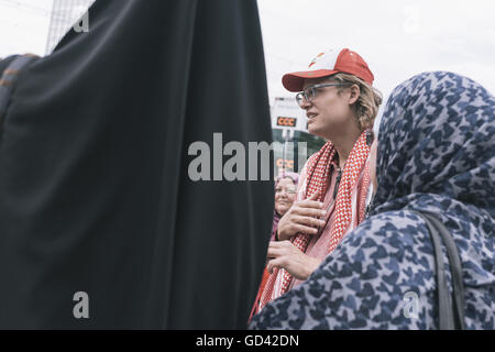 Berlin, Berlin, Allemagne. 12 juillet, 2016. Manifestations Anti Israël organisée par Martin Lejeune à Berlin qui a eu lieu sous la devise '10. Israelischer Jahrestag Angriff auf Liban und sein Volk ! [10e anniversaire de l'attaque israélienne sur le Liban et son peuple ! Crédit : Jan Scheunert/ZUMA/Alamy Fil Live News Banque D'Images