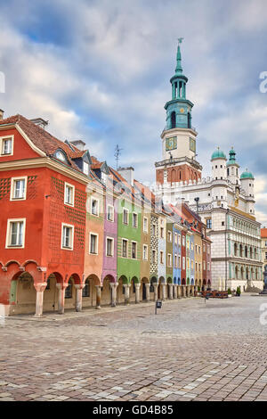 Place du Vieux Marché et de la Mairie de Poznan, Pologne. Banque D'Images