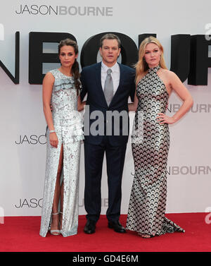 Alicia Vikander, Matt Damon et Julia Stiles assiste à la première du film Jason Bourne à Londres, le 11 juillet 2016 Banque D'Images