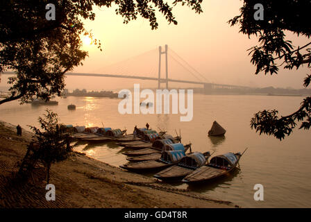 Bateaux de pêche sur la rivière Hooghly Banque D'Images