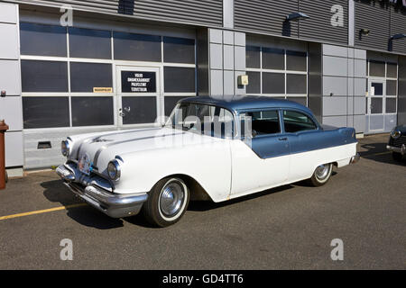 1955 Pontiac Chieftain 2D Banque D'Images