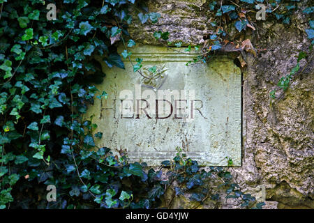 Château de Tiefurt, Parc du Château, plaque commémorative pour le poète allemand Johann Gottfried Herder, Weimar, Thuringe, Allemagne Banque D'Images