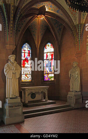 Maison Melanchthon, Memorial Hall, Statues de la réforme de Martin Luther et Philipp Melanchthon, vitraux, autel avec Melanchthon blason, Bretten, Kraichgau, district de Karlsruhe, Bade-Wurtemberg, Allemagne Banque D'Images