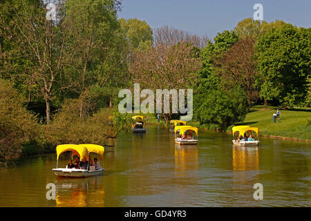 Gondoletta bateaux, Kutzer étang, Luisenpark, Mannheim, Baden-Wurttemberg, Germany Banque D'Images