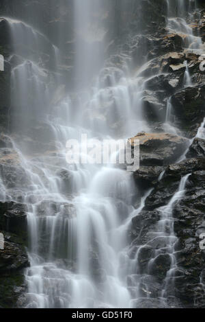 Valle Verzasca bei Sonogno, Froda-Wasserfall, Froda, Tessin, Suisse Banque D'Images