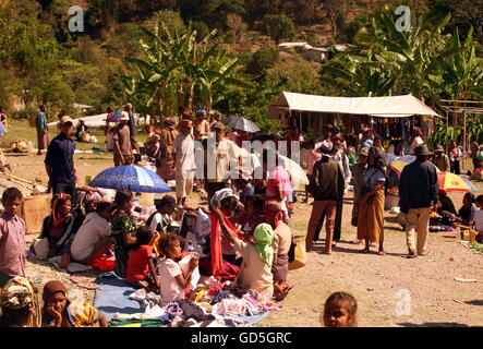 Le marché au village de Aituto dans le sud du Timor oriental en southeastasia. Banque D'Images