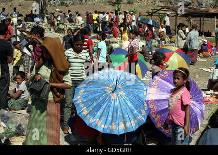 Le marché au village de Aituto dans le sud du Timor oriental en southeastasia. Banque D'Images