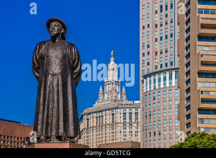 États-unis, New York, Manhattan, Chinatown, le monument à Ze Lin Xu en Kim Lau square Banque D'Images