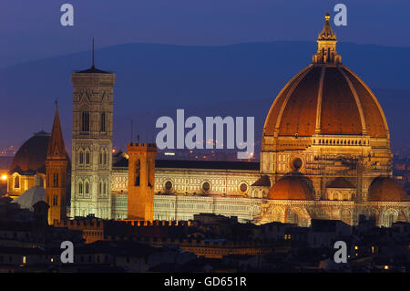 La cathédrale de Florence, au crépuscule, la cathédrale Santa Maria del Fiore, Toscane, Italie, Europe Banque D'Images