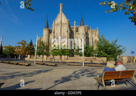 Astorga, Gaudi Palace Museun maintenant des façons, Palais Épiscopal, Via de la plata, Ruta de la Plata, province de León, Castilla y Leon, Chemin de Compostelle, Chemin de Saint Jacques, l'Espagne, Europe Banque D'Images