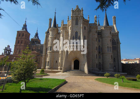 Astorga, Gaudi Palace Museun maintenant des façons, Palais Épiscopal, Via de la plata, Ruta de la Plata, province de León, Castilla y Leon, Chemin de Compostelle, Chemin de Saint Jacques, l'Espagne, Europe Banque D'Images