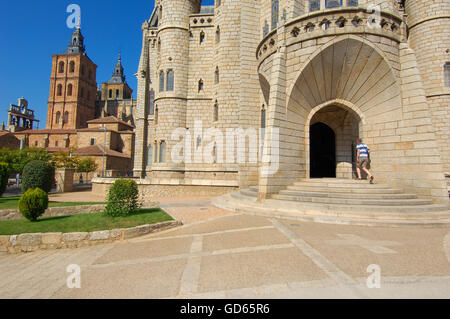 Astorga, Gaudi Palace Museun maintenant des façons, Palais Épiscopal, Via de la plata, Ruta de la Plata, province de León, Castilla y Leon, Chemin de Compostelle, Chemin de Saint Jacques, l'Espagne, Europe Banque D'Images