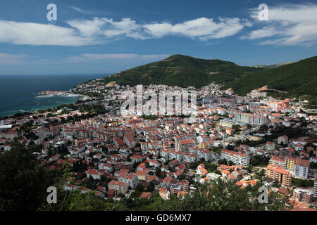 La société Das Zentrum der Stadt Adria mit vielen neuen Appatementhausern Budva au Monténégro im am Mittelmeer balkanique dans Europa. Banque D'Images